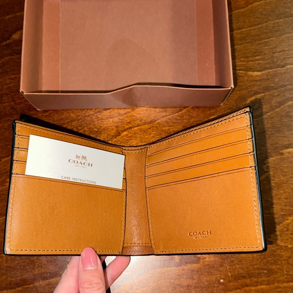 Coach leather wallet - Picture 2 of 3